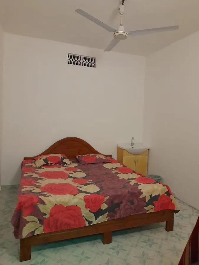 *** Guest house Rr House Hotel Colombo Sri Lanka