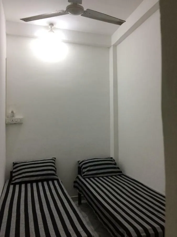 Rr House Hotel Colombo Guest house