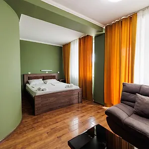 By Mgzavrebi Hotel Tbilisi