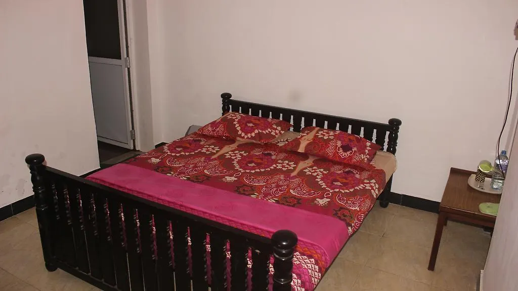 Rr House Hotel Colombo 3*,